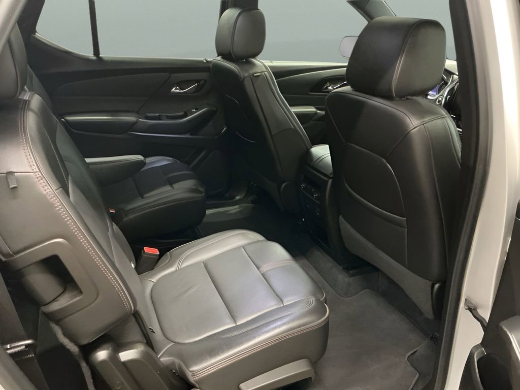 Used 2022 Chevrolet Traverse RS w/ LPO, "Hit The Road" Package image 25