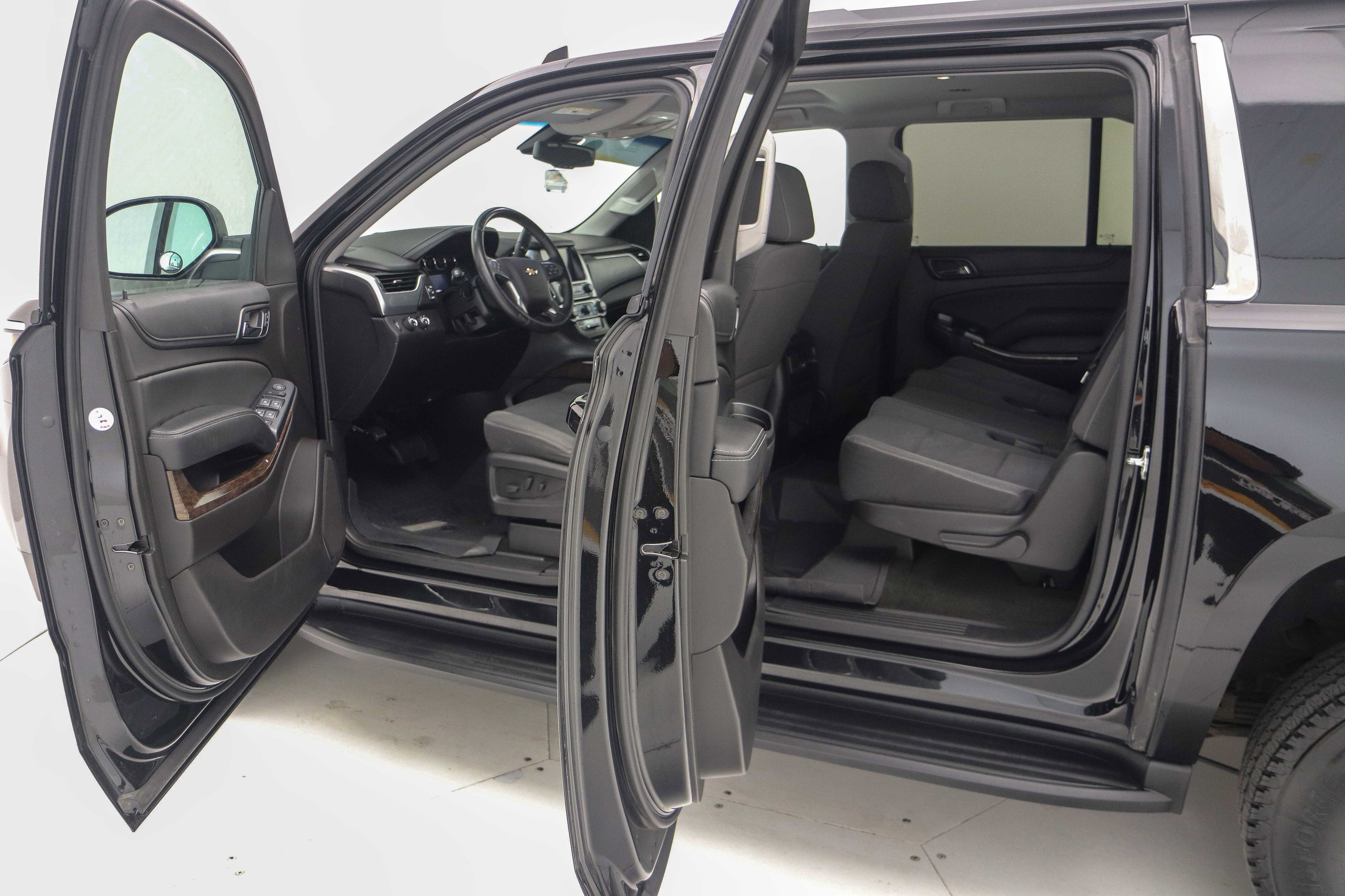 Used 2017 Chevrolet Suburban 3500 LS w/ Driver Alert Package AWD/4WD image 17
