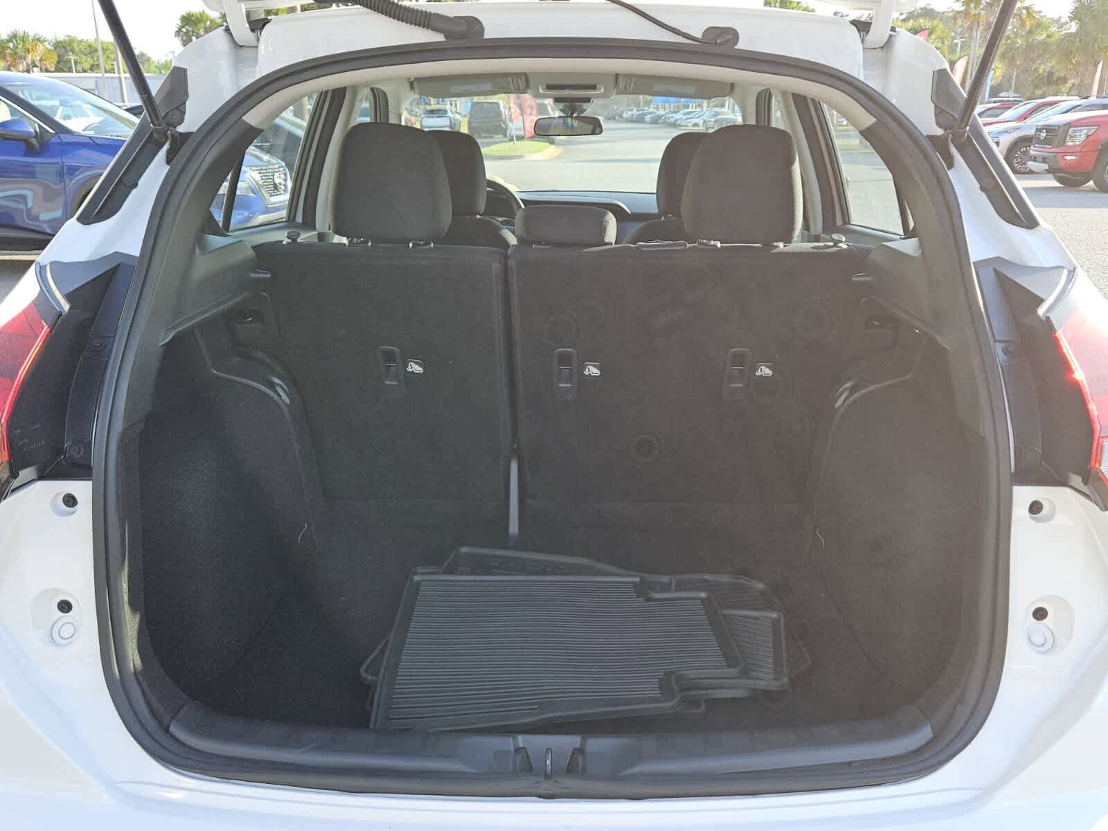 Used 2025 Nissan Kicks Play S image 6