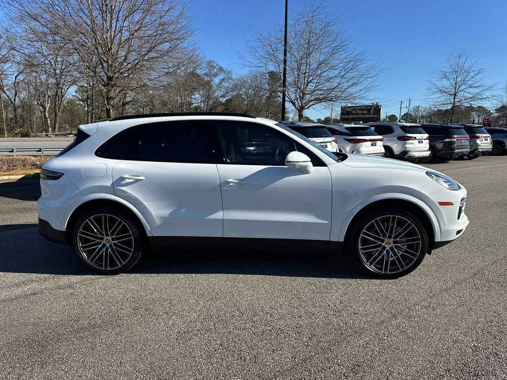 Used 2023 Porsche Cayenne Platinum Edition image 8