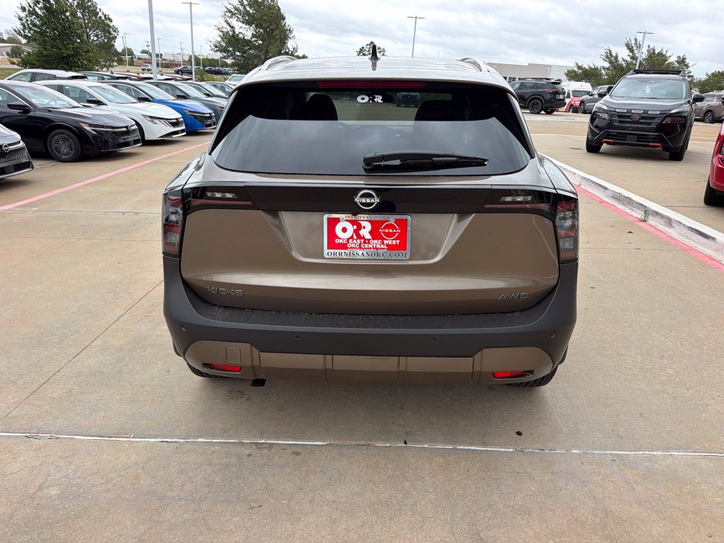 New 2027 Nissan Kicks SR AWD/4WD image 4