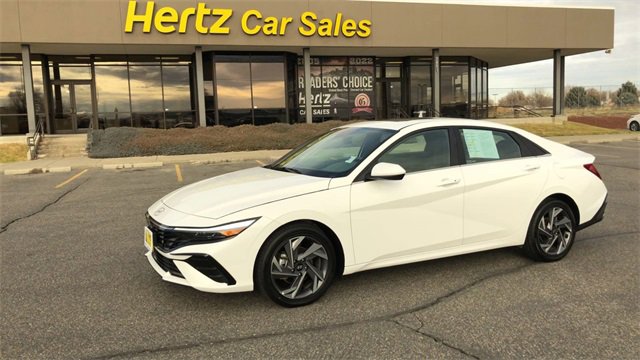 Used 2025 Hyundai Elantra SEL image 4