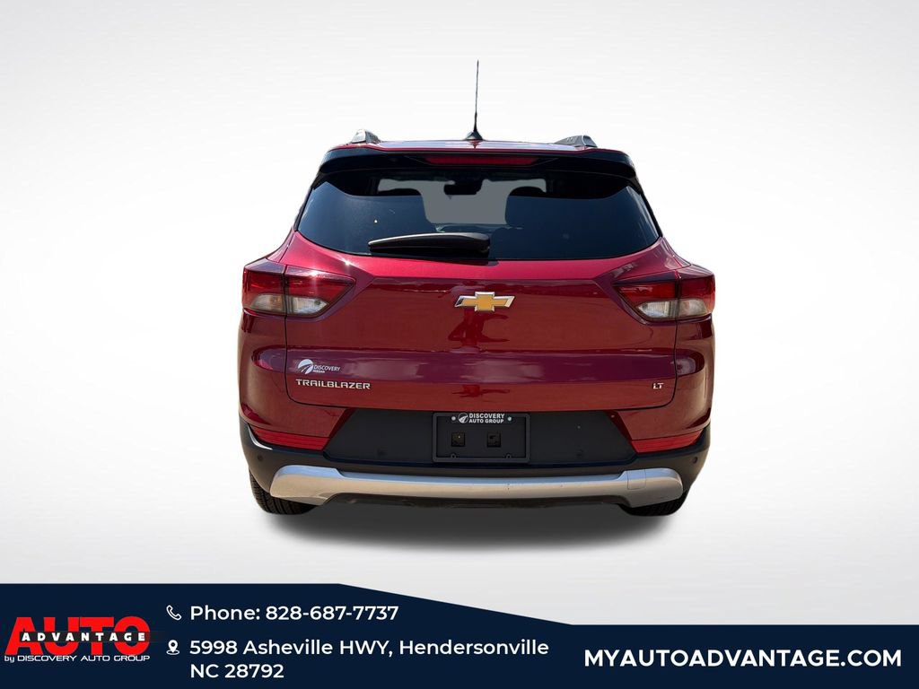 Used 2021 Chevrolet TrailBlazer LT w/ Convenience Package FWD image 4