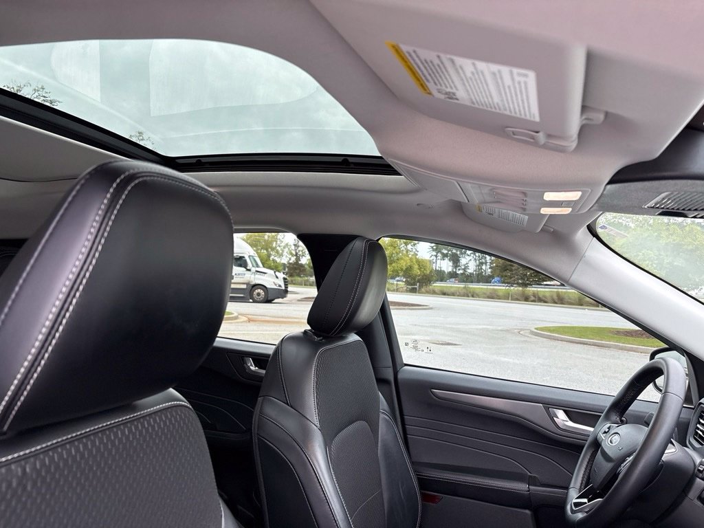 Used 2025 Ford Escape SE FWD image 21