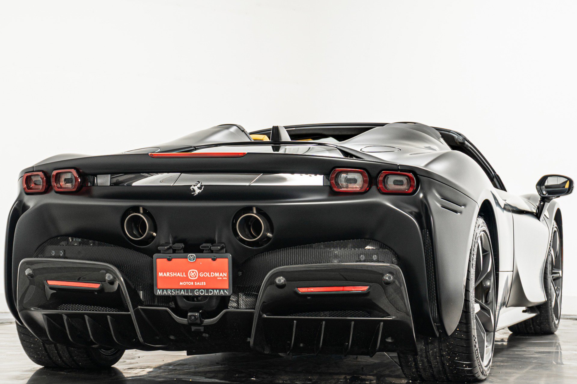 Used 2024 Ferrari SF90 Spider image 9