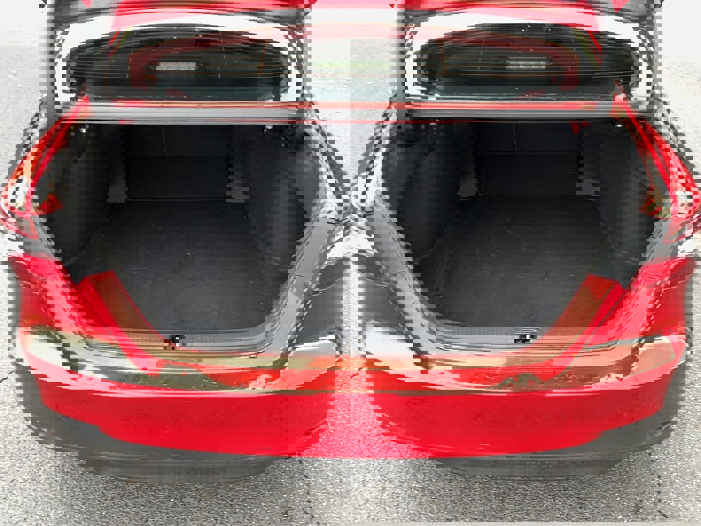 Used 2023 Toyota Camry LE image 28