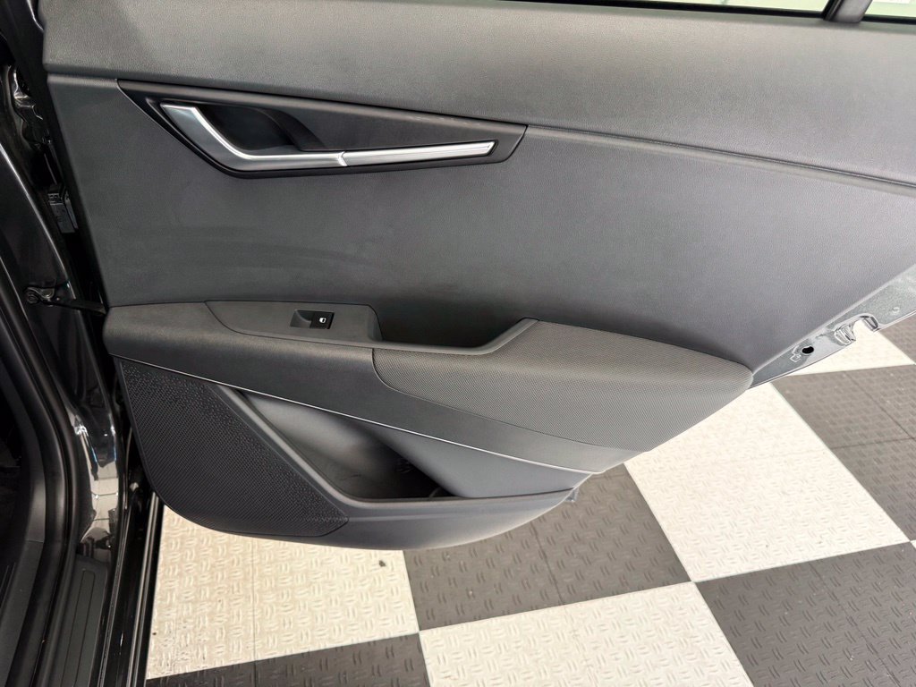 Used 2025 Kia Niro Wind FWD image 25