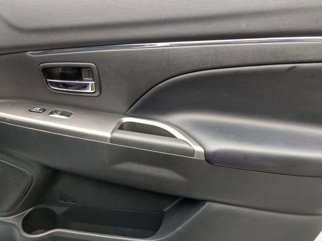 Used 2025 Mitsubishi Outlander Sport SE image 29
