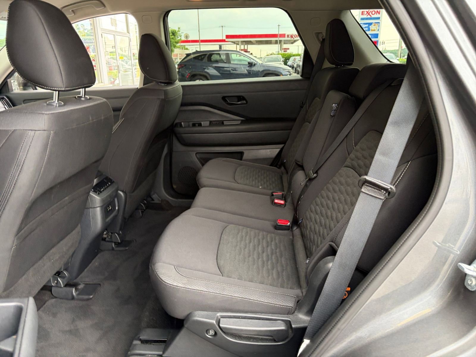 Used 2025 Nissan Pathfinder SV AWD/4WD image 28