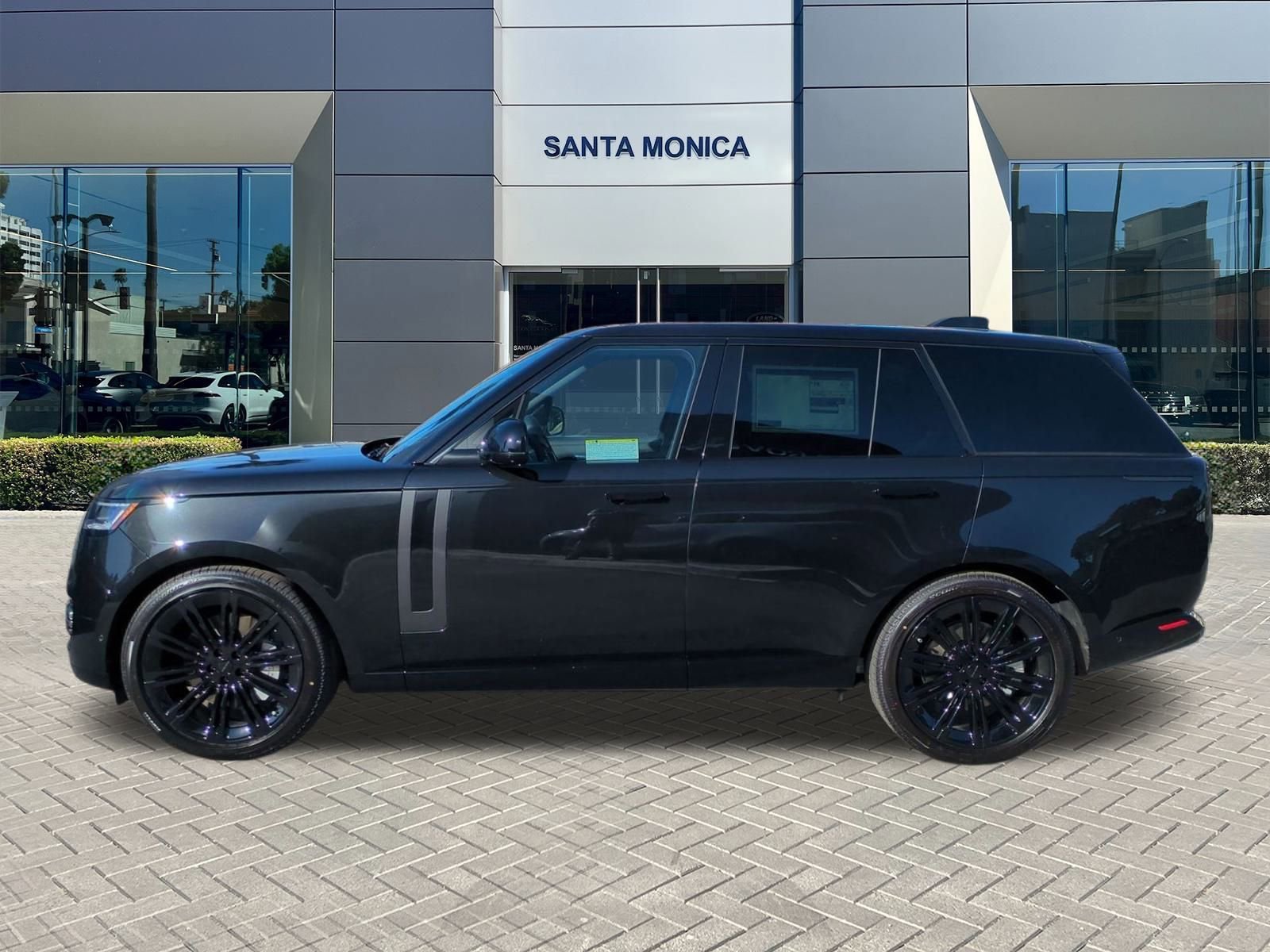 New 2026 Land Rover Range Rover SE image 2