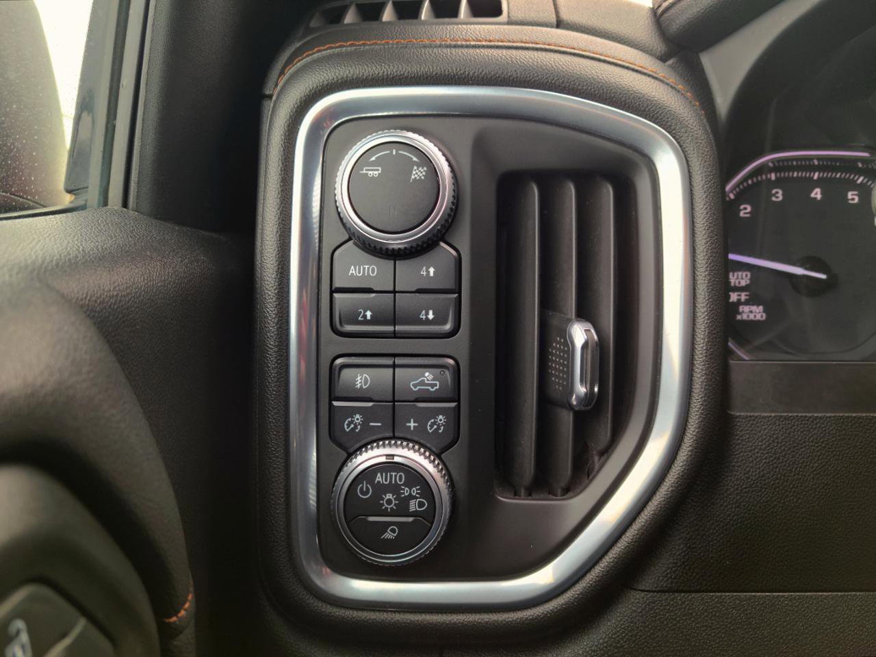 Used 2019 GMC Sierra 1500 AT4 w/ AT4 Premium Package image 16