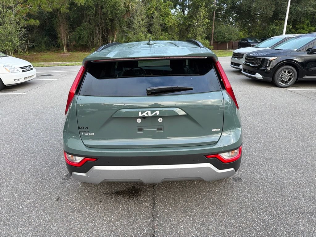Certified 2025 Kia Niro EX FWD image 6