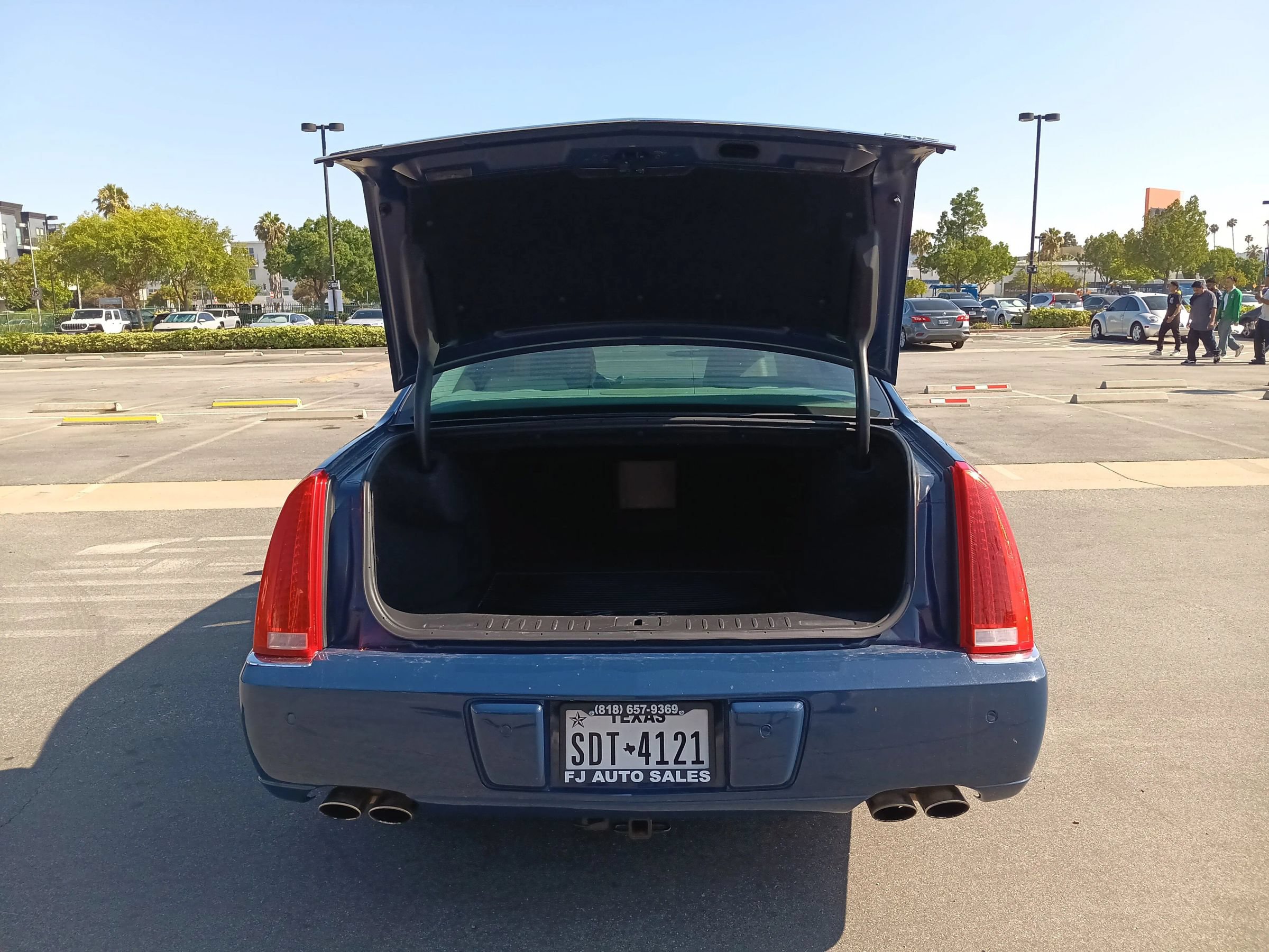 Used 2008 Cadillac DTS FWD image 9