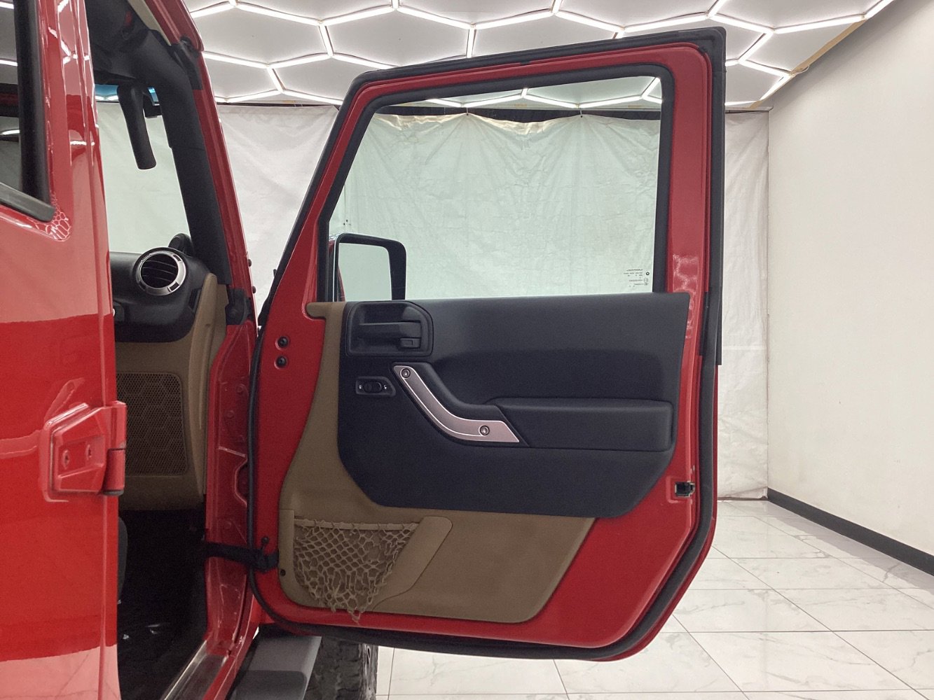 Used 2011 Jeep Wrangler Unlimited Sahara image 19