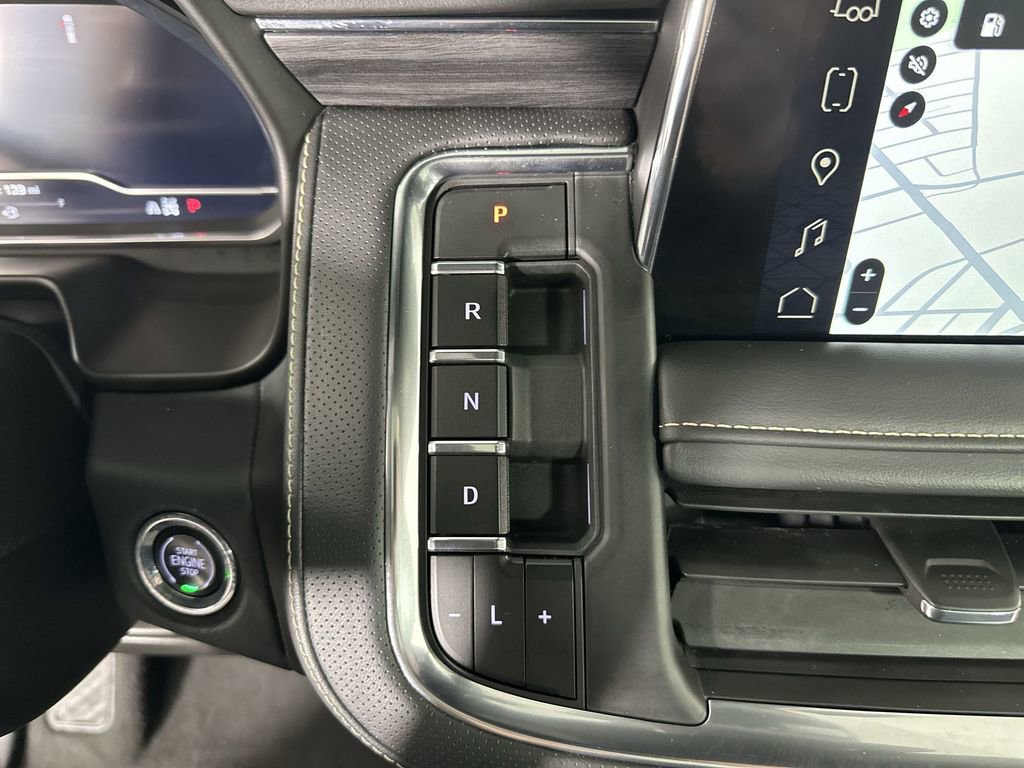 Used 2023 GMC Yukon SLT w/ SLT Premium Package image 19