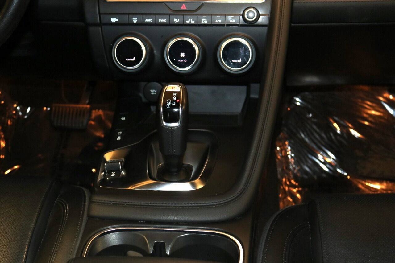 Used 2020 Jaguar E-PACE SE AWD/4WD image 33