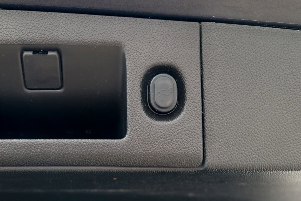 Used 2015 Chevrolet Tahoe LTZ image 64