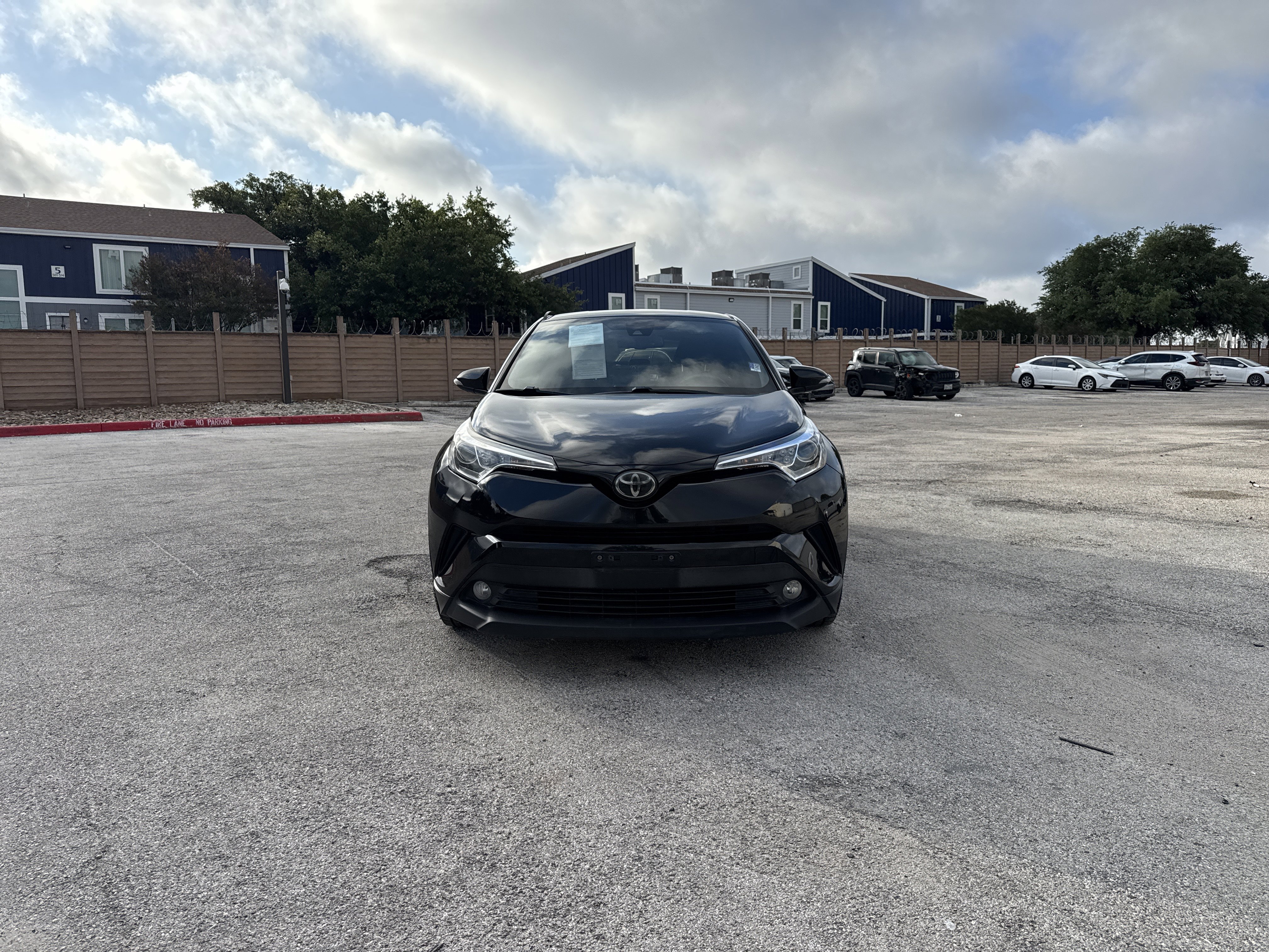 Used 2018 Toyota C-HR XLE FWD image 9