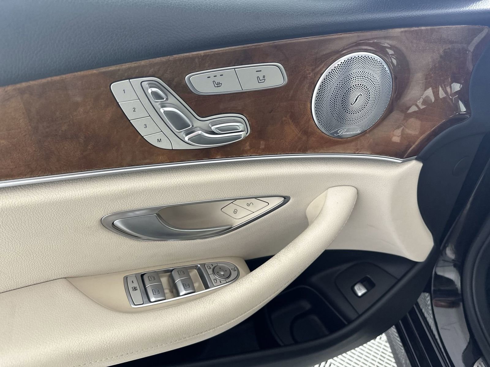 Used 2018 Mercedes-Benz E 300 image 13