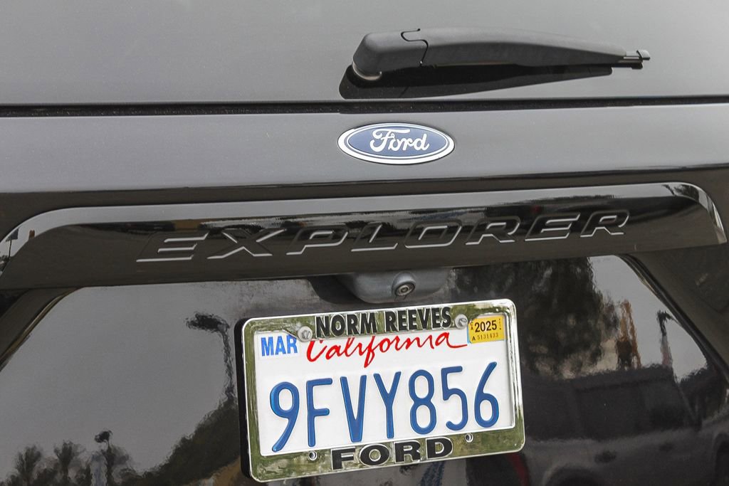 Used 2023 Ford Explorer ST-Line w/ Class IV Trailer Tow Package image 12