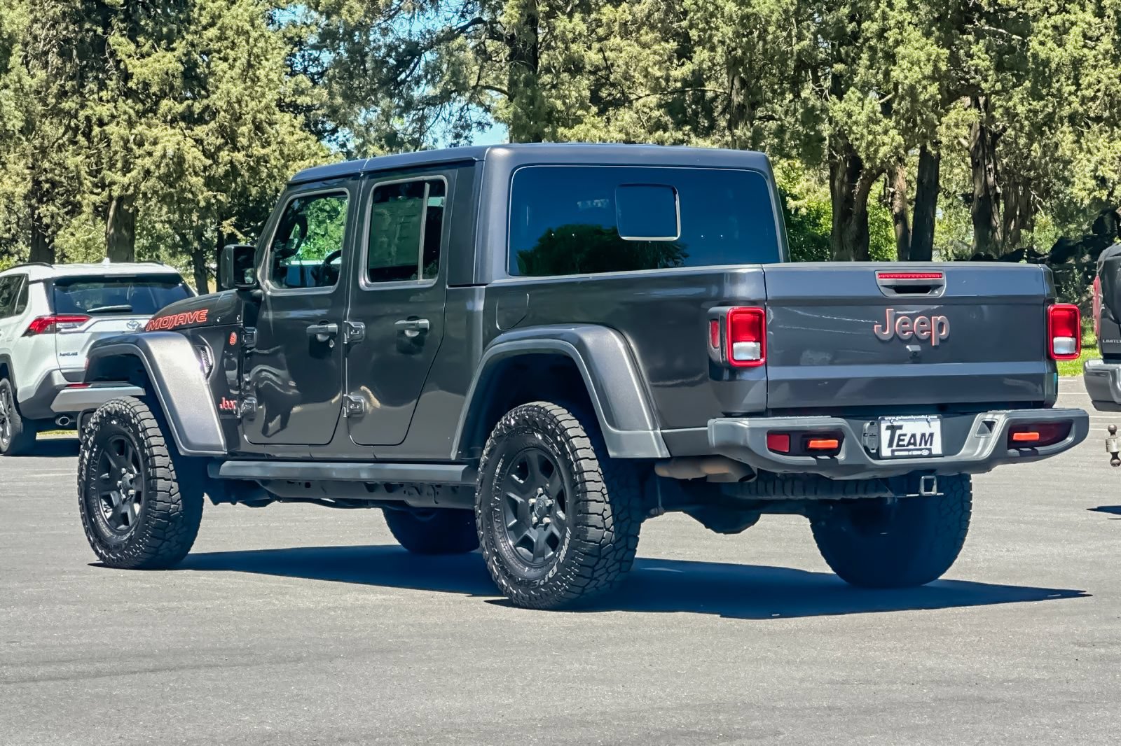 Used 2022 Jeep Gladiator Mojave w/ Trailer Tow Package AWD/4WD image 6
