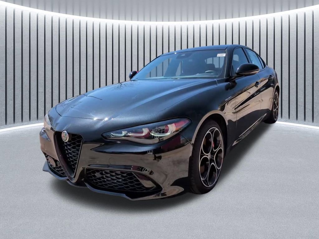 Used 2024 Alfa Romeo Giulia Veloce AWD/4WD image 18