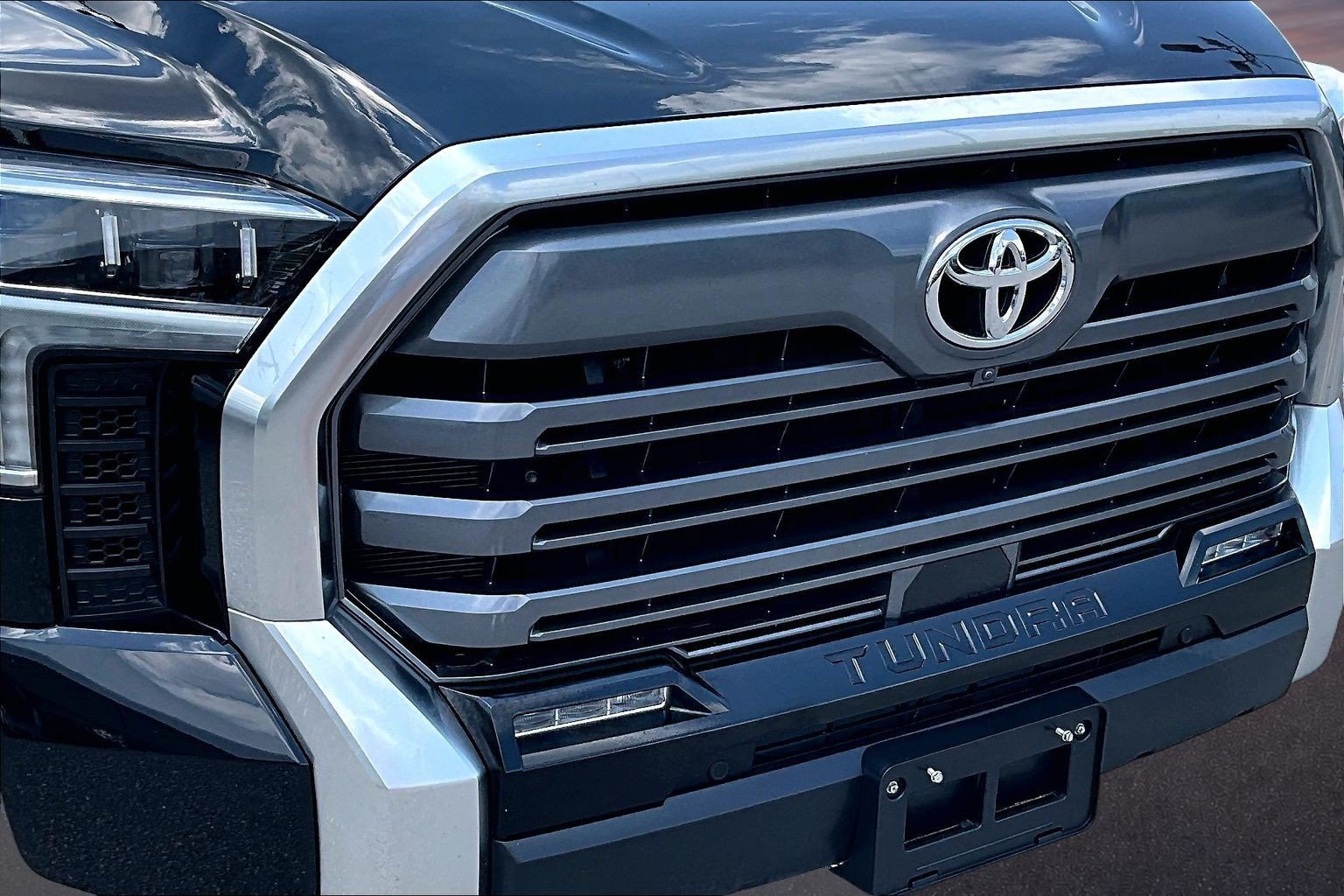 Used 2023 Toyota Tundra Limited AWD/4WD image 29