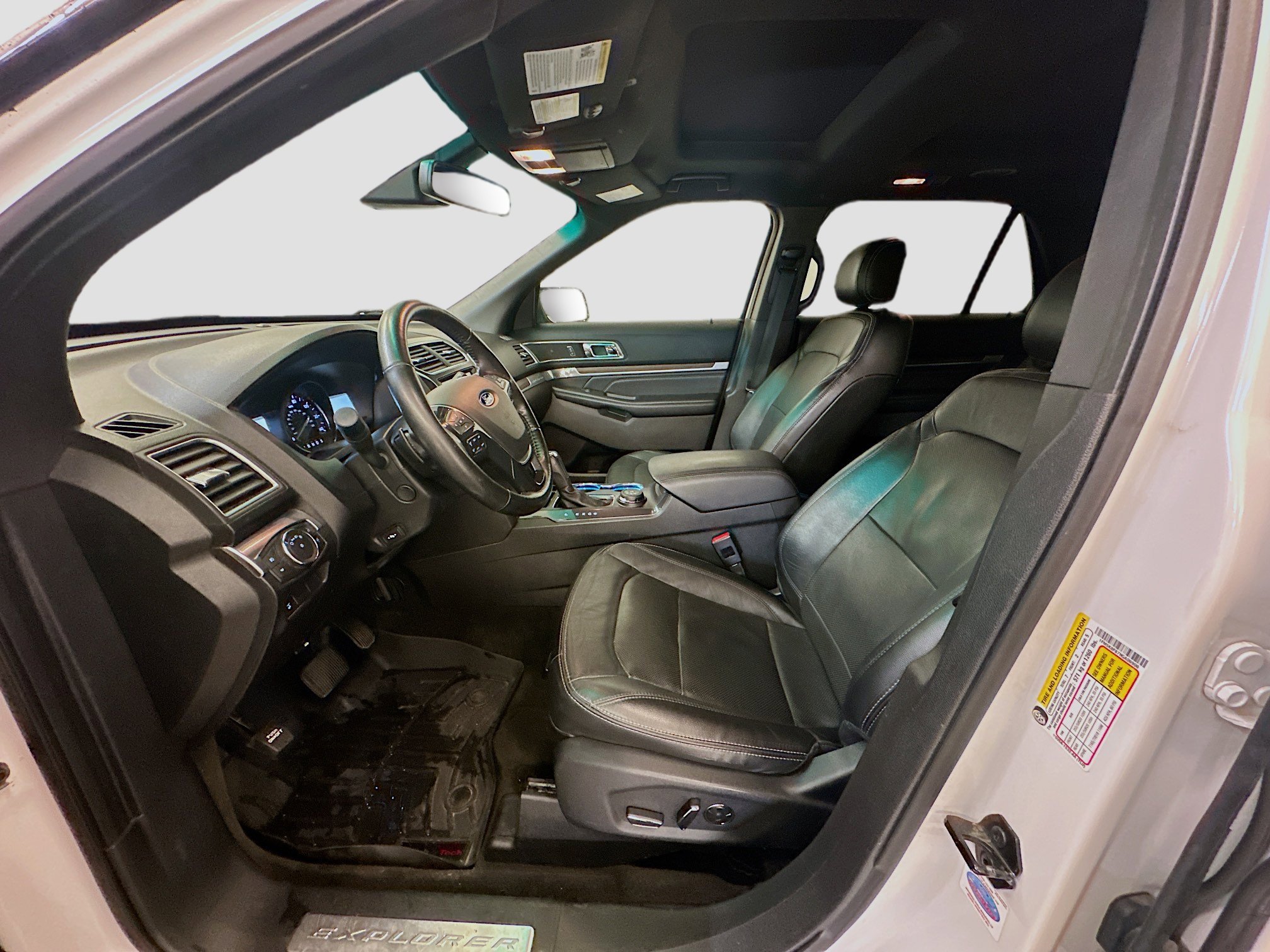 Used 2017 Ford Explorer Limited w/ Equipment Group 301A AWD/4WD image 13