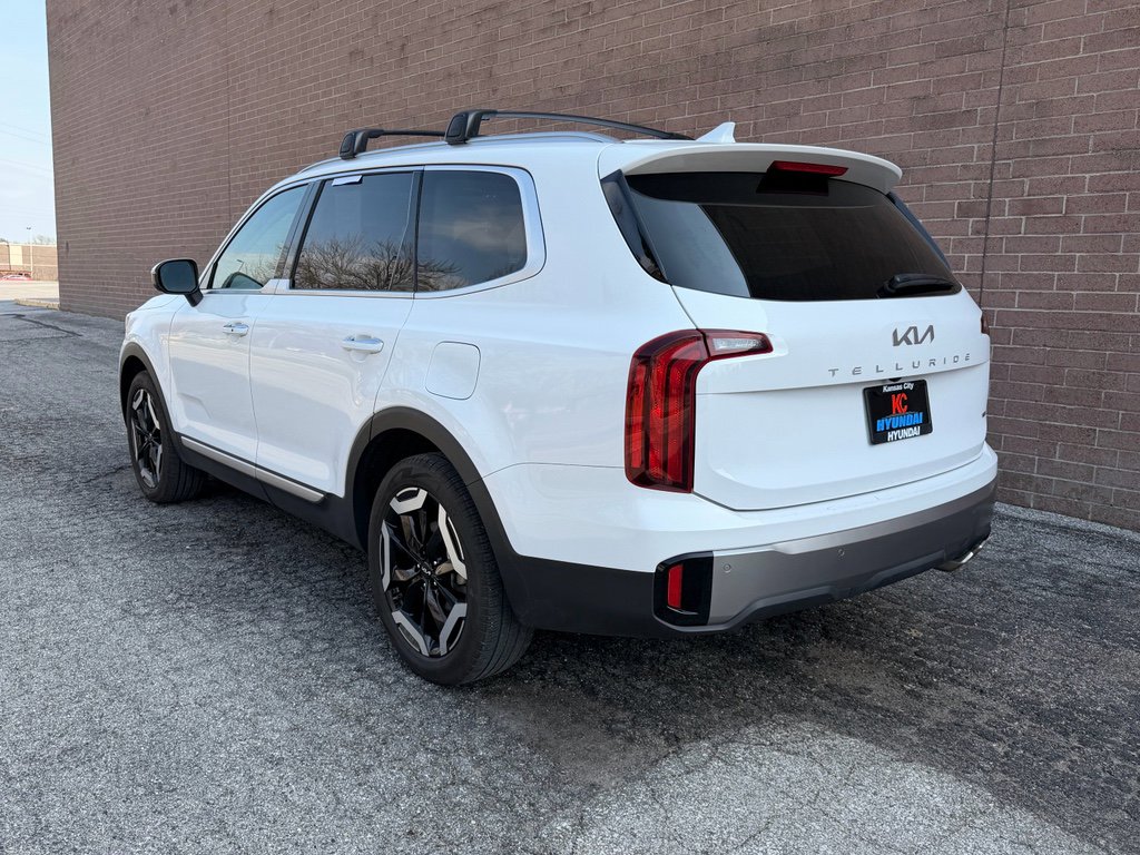 Used 2025 Kia Telluride S image 3