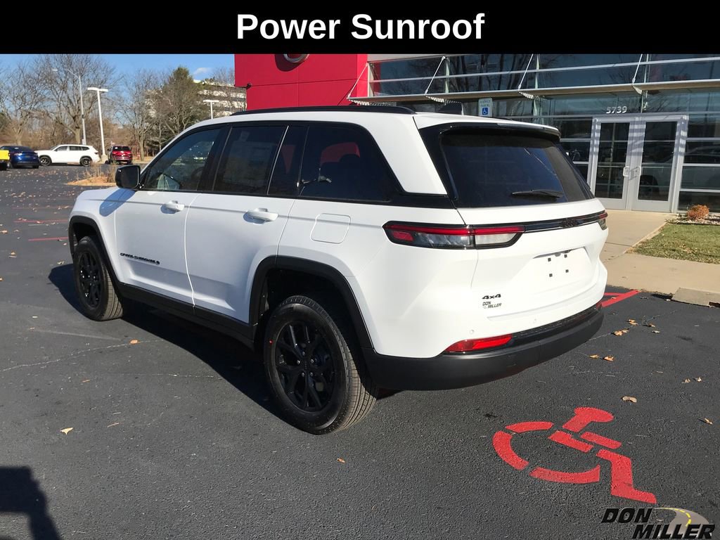 New 2025 Jeep Grand Cherokee Laredo image 7