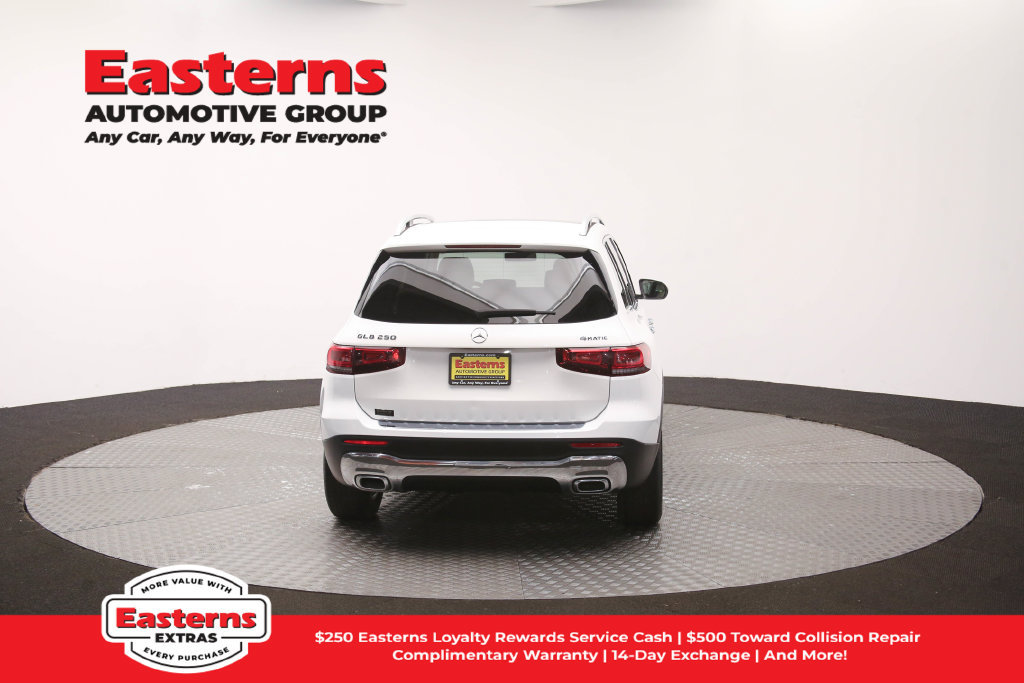Used 2022 Mercedes-Benz GLB 250 4MATIC w/ Premium Package Lite image 39