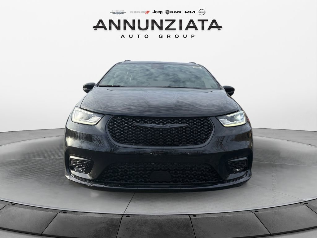 New 2026 Chrysler Pacifica Limited w/ S Appearance Package image 8