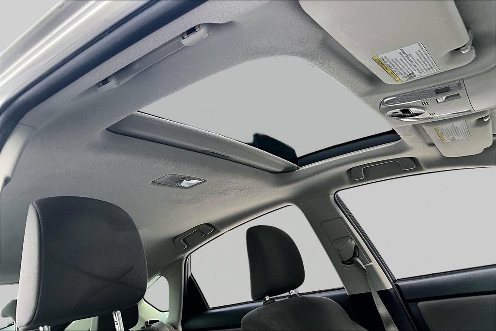 Used 2013 Toyota Prius Three w/ Solar Roof Pkg FWD image 28