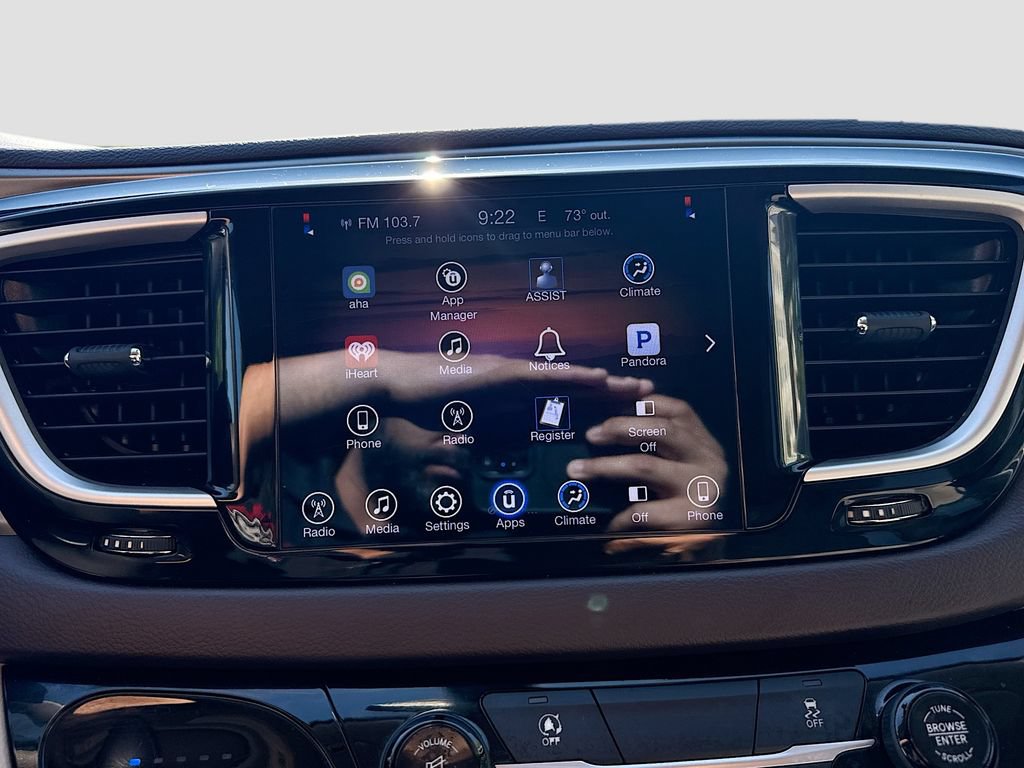 Used 2017 Chrysler Pacifica Touring FWD image 18