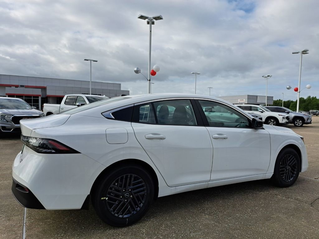 Used 2026 Nissan Sentra SV w/ SV Convenience Package FWD image 5