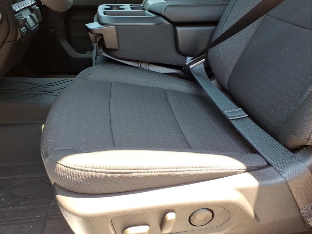 New 2026 Chevrolet Silverado 2500 Custom w/ Custom Value Package AWD/4WD image 18