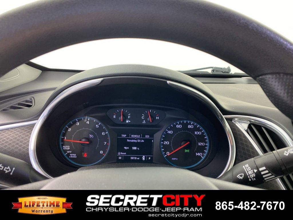 Used 2021 Chevrolet Malibu LT FWD image 17