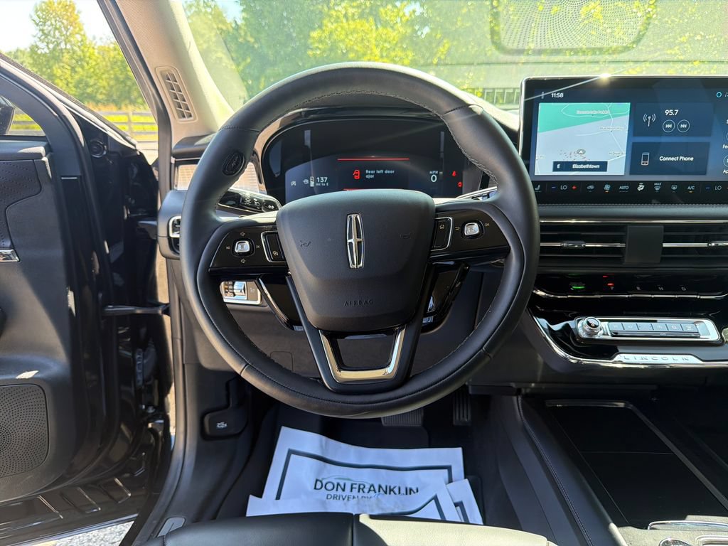 Used 2024 Lincoln Corsair AWD image 17