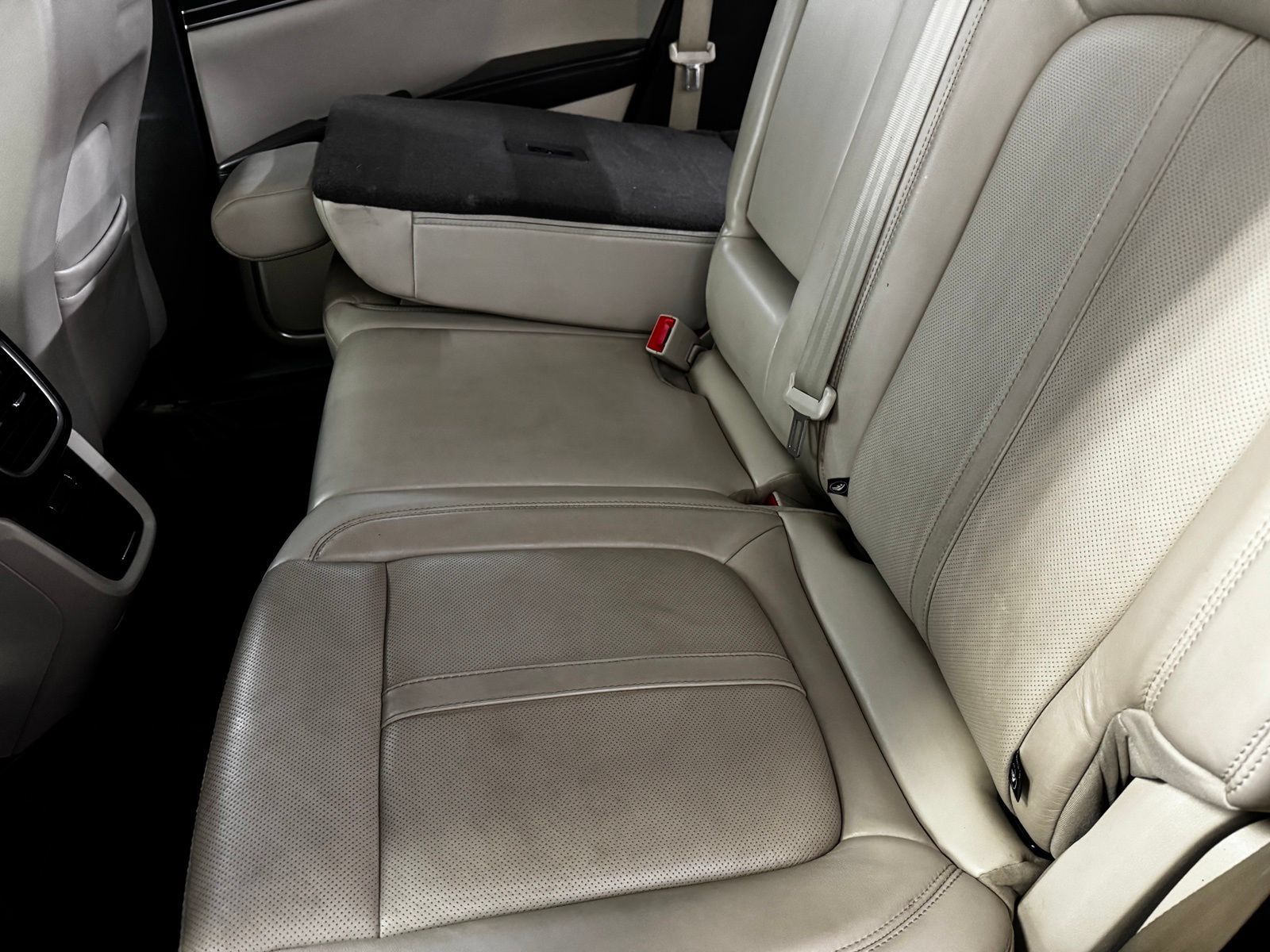 Used 2018 Lincoln MKX Reserve w/ Driver Assistance Package AWD/4WD image 33