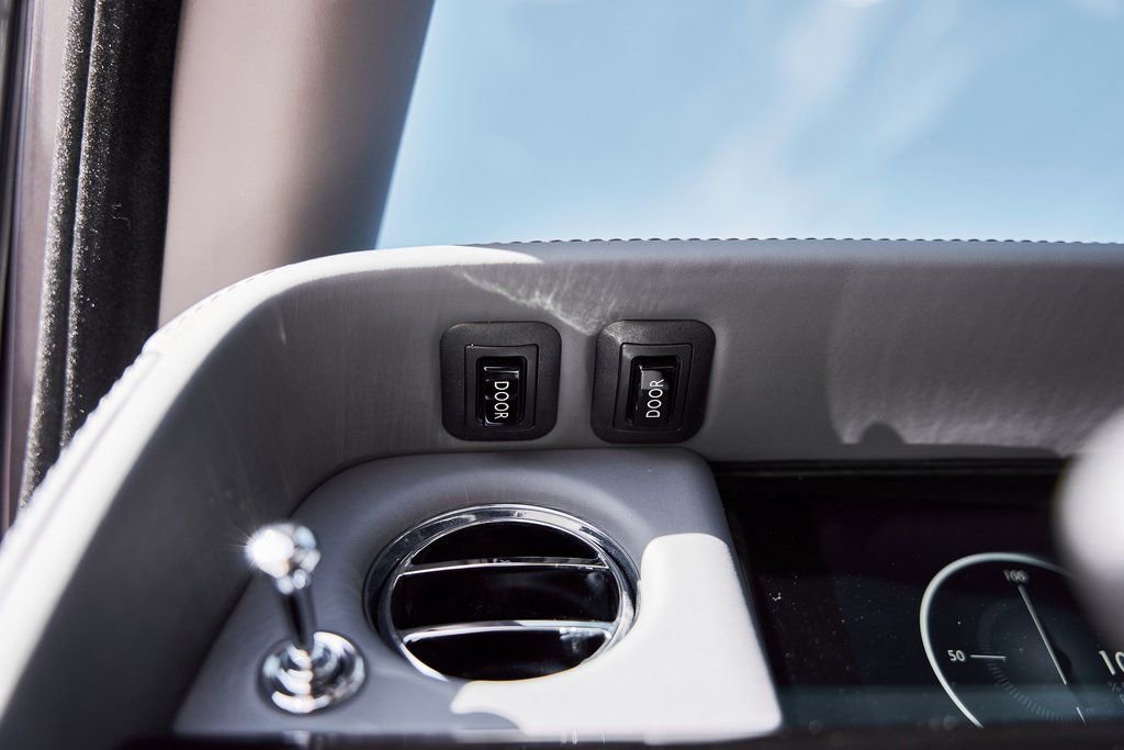 Used 2025 Rolls-Royce Phantom Sedan image 66