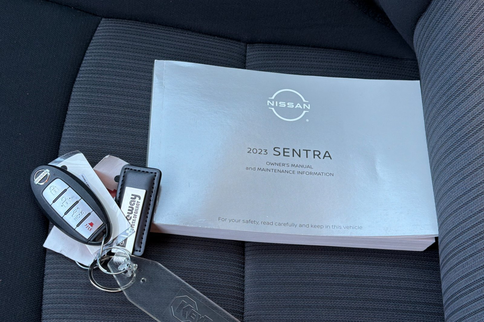 Used 2023 Nissan Sentra SV FWD image 11
