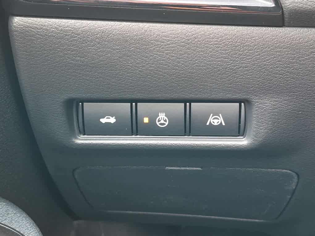 New 2026 Nissan Sentra SR w/ SR Premium Package FWD image 16