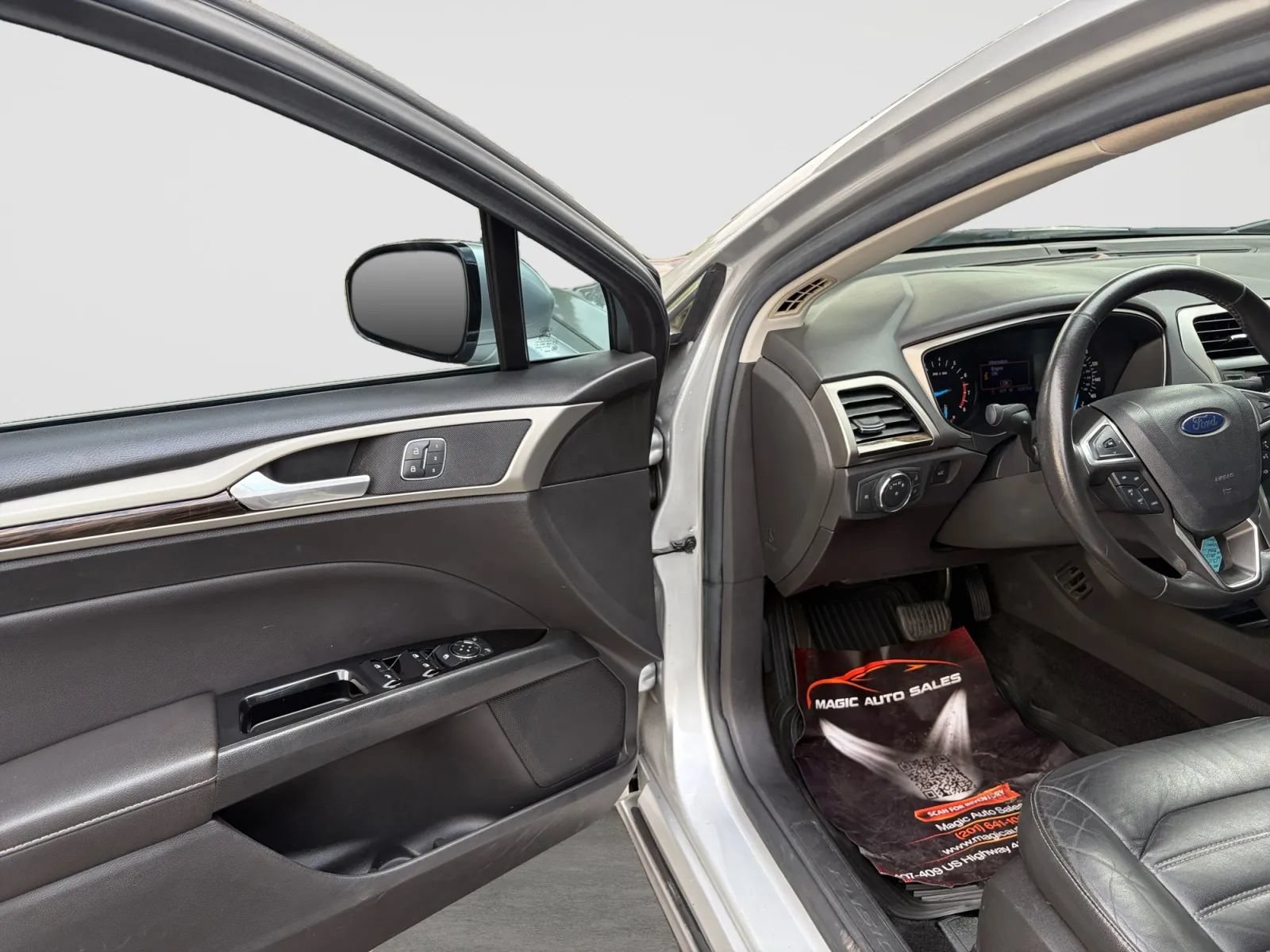 Used 2013 Ford Fusion SE FWD image 11