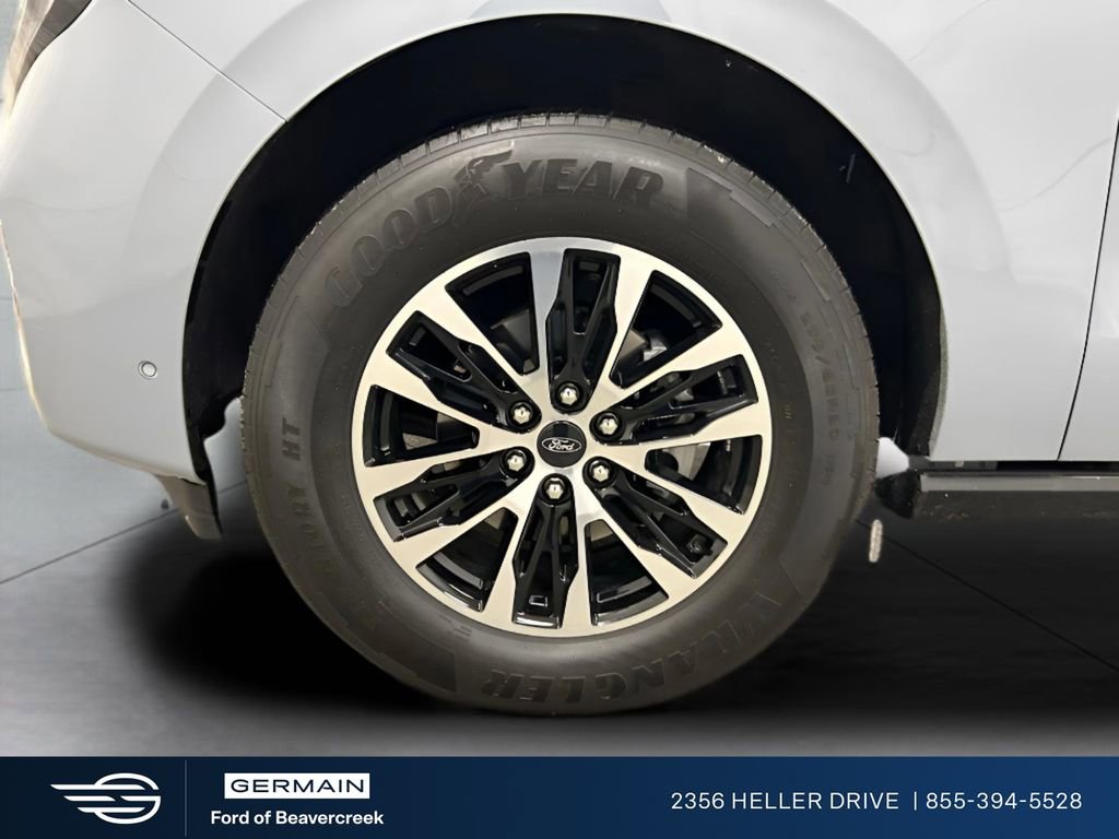 Certified 2025 Ford Expedition Platinum image 11