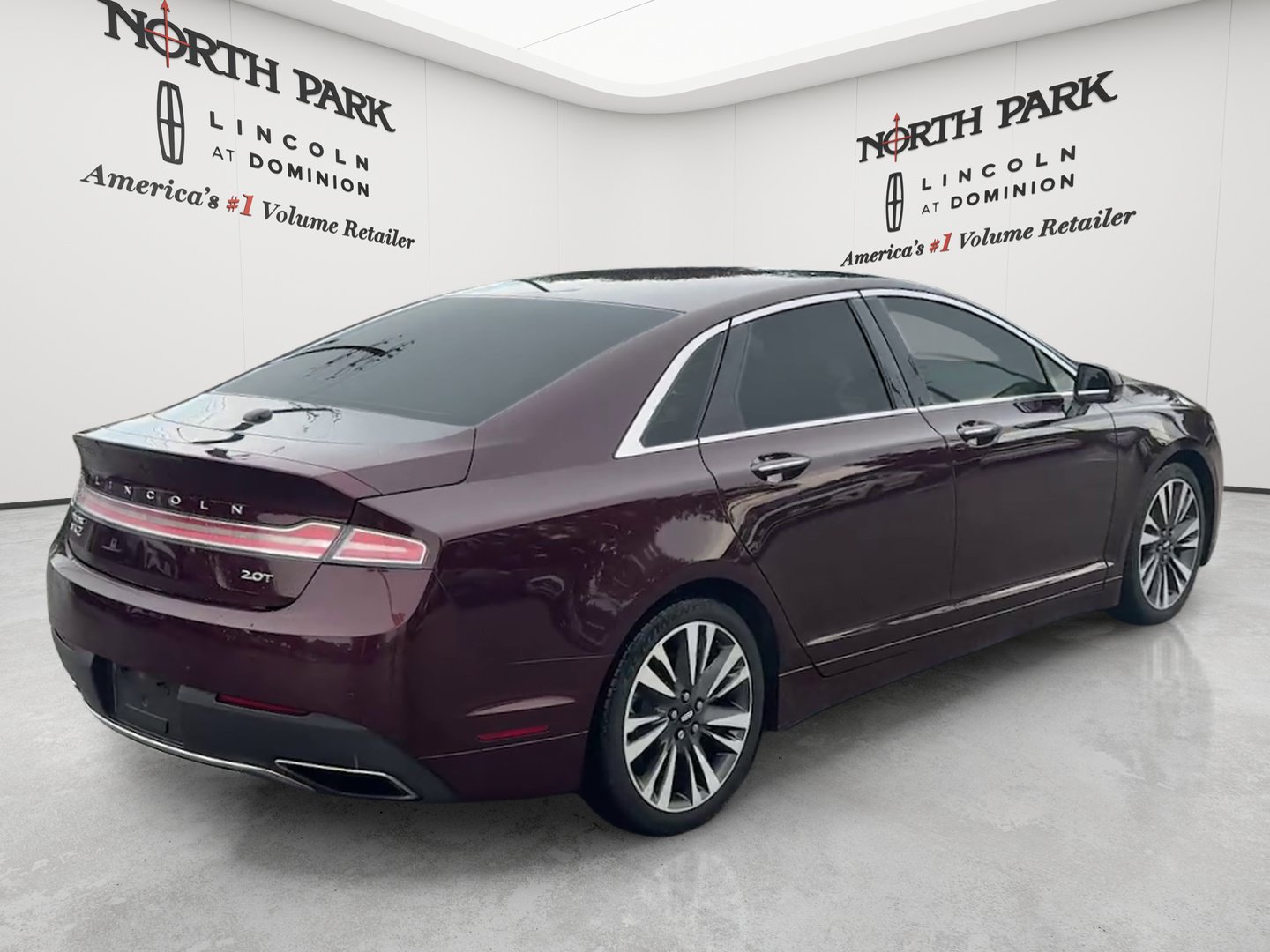 Used 2017 Lincoln MKZ Reserve FWD image 5