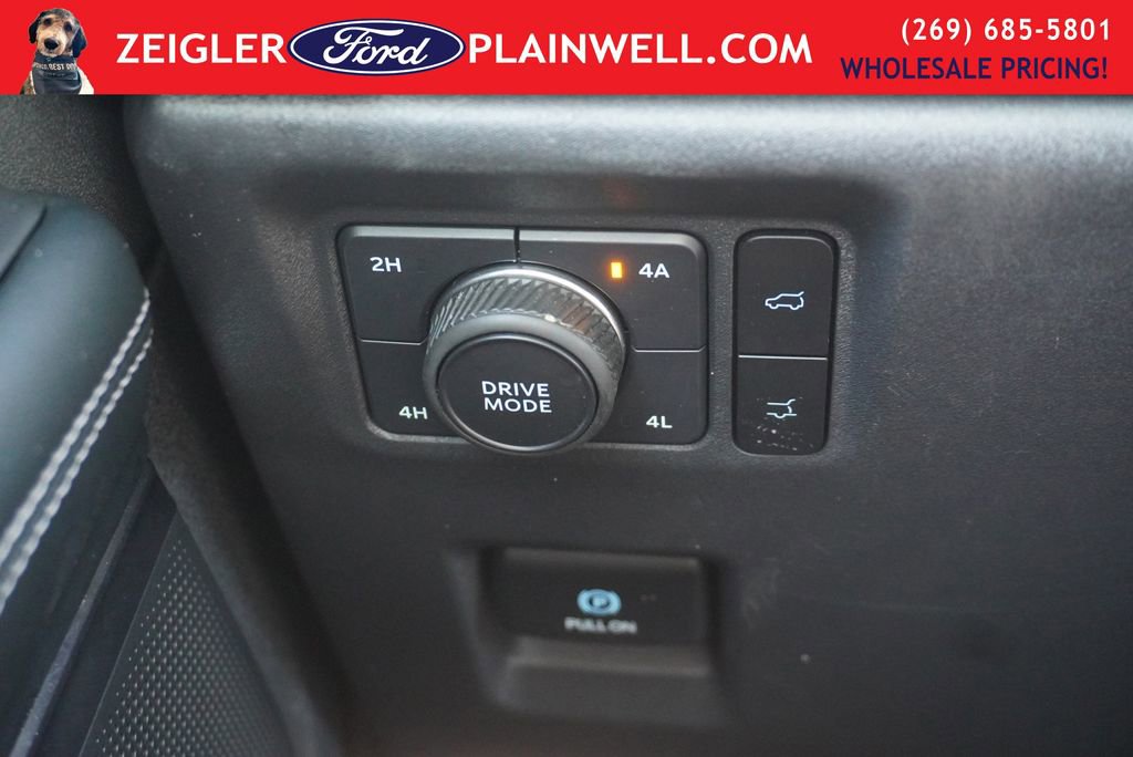 Used 2025 Ford Expedition Platinum image 32