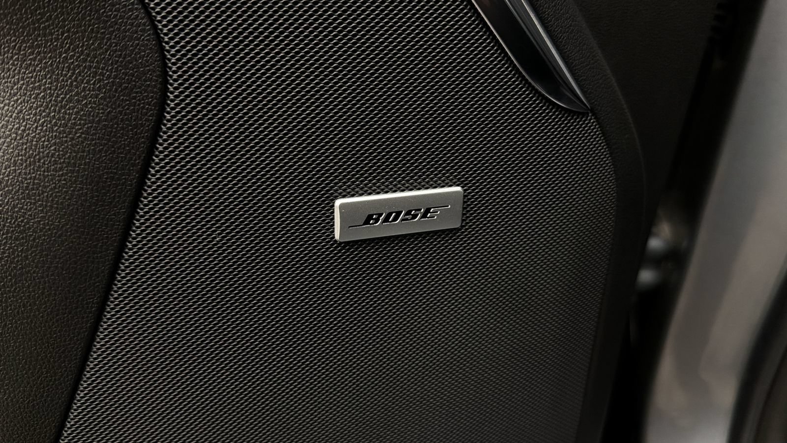 Used 2025 GMC Yukon XL Denali w/ Sun & Power Step Package AWD/4WD image 29