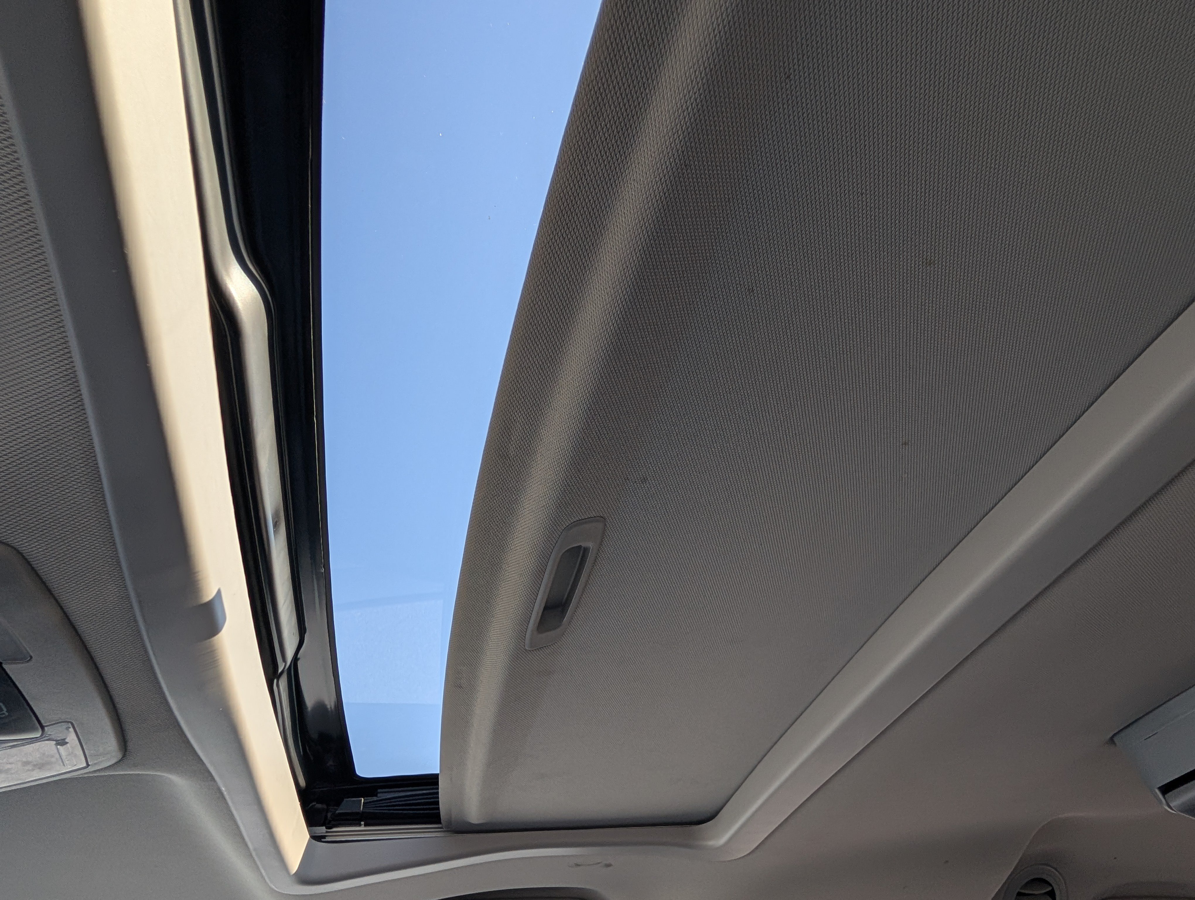 Used 2015 Toyota Sienna XLE FWD image 26