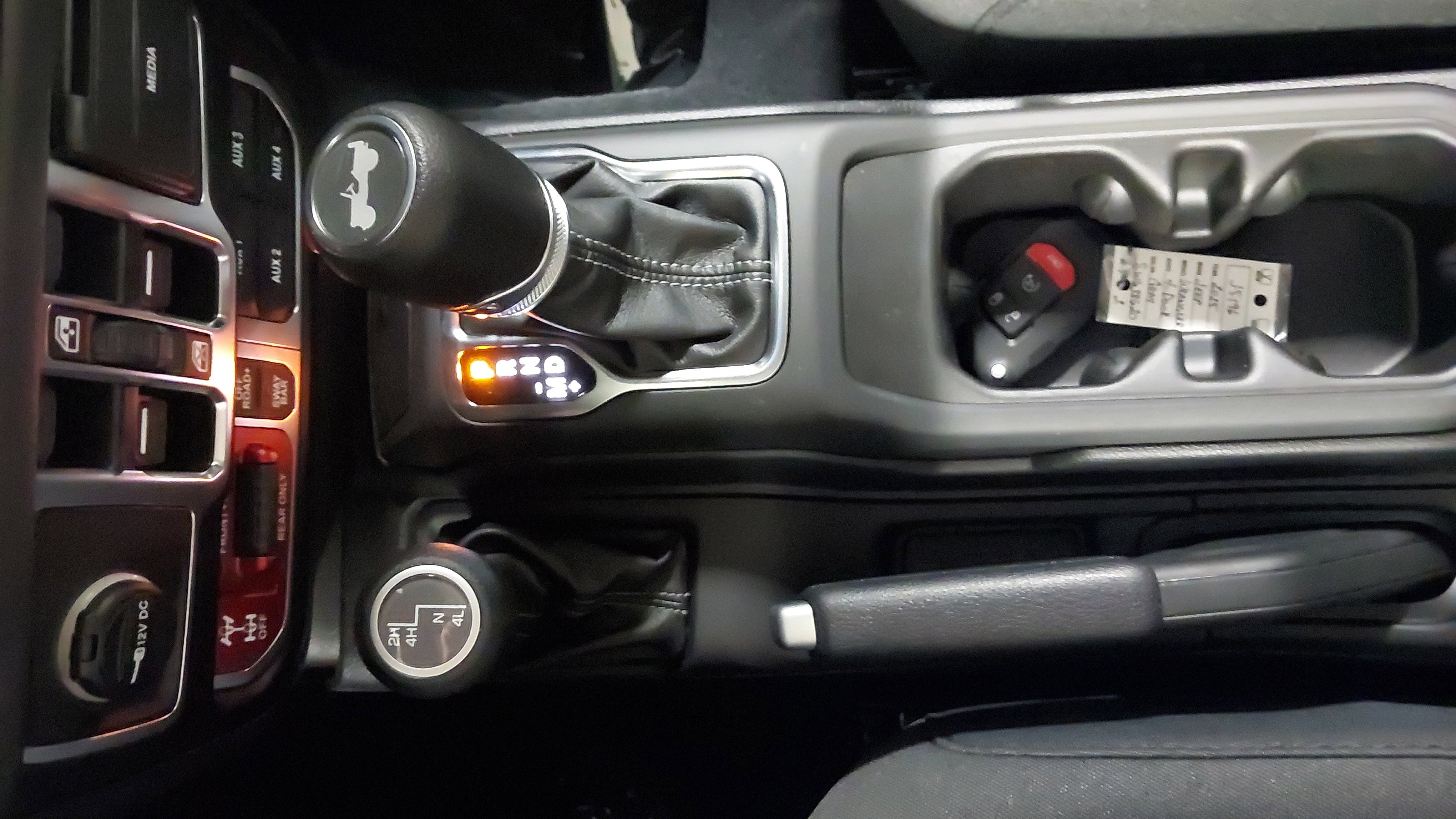 New 2025 Jeep Wrangler Unlimited Rubicon w/ XTREMEE 35" Tire Package image 21