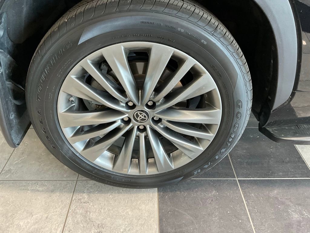 Used 2021 Toyota Highlander Platinum image 7